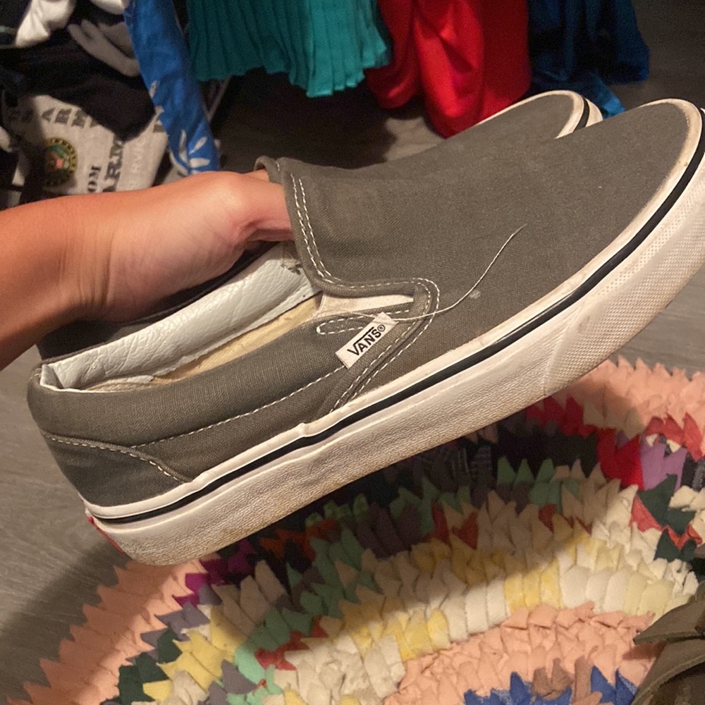 Vans - Picture 2 of 5